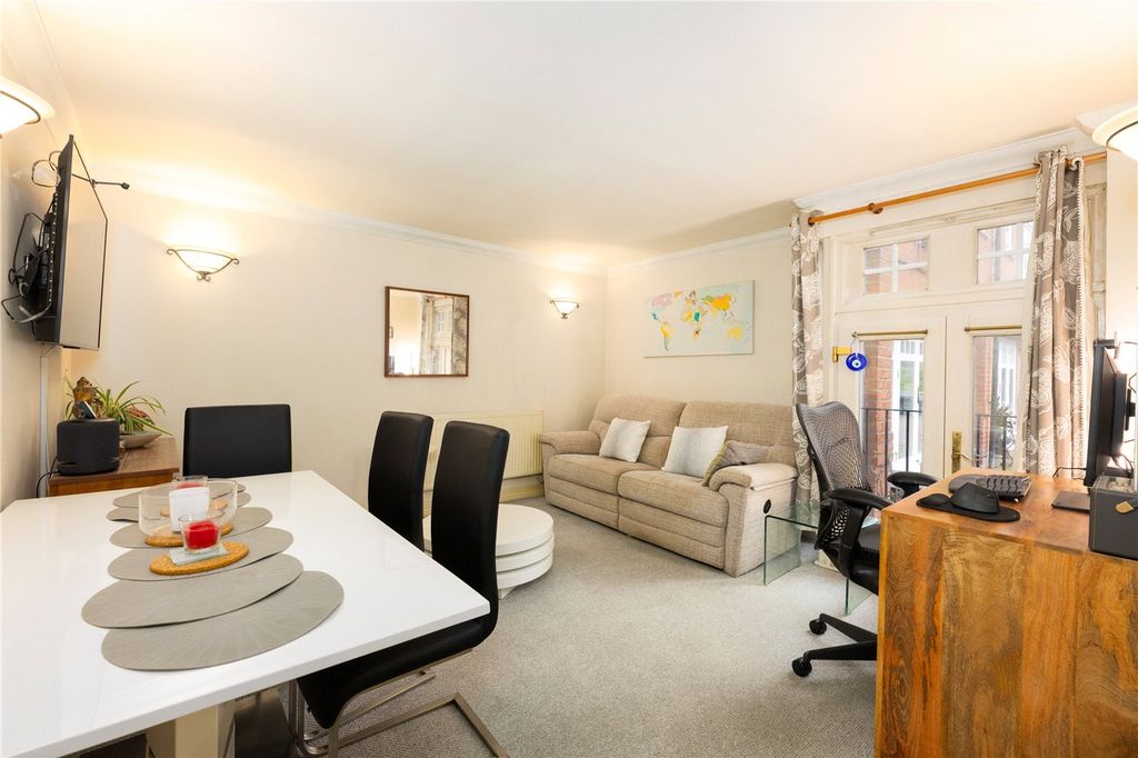 Property photo 2 of 8 Picture No. 04