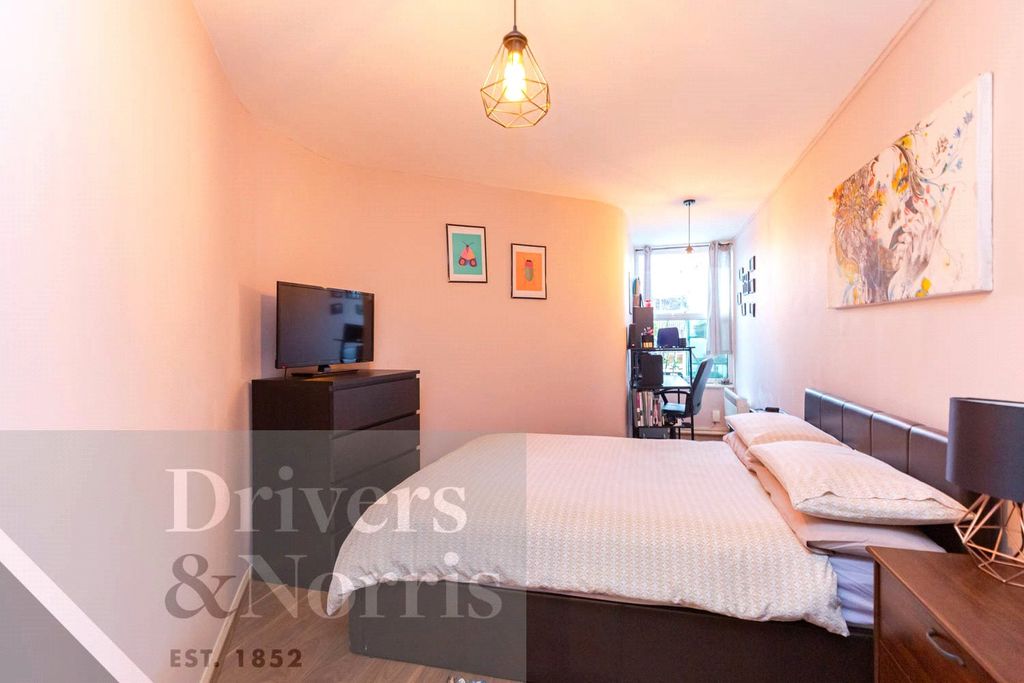 Property photo 3 of 5 Picture No. 10