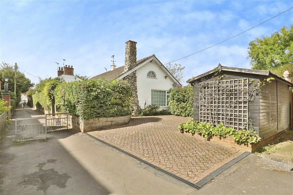 Property photo 1 of 5