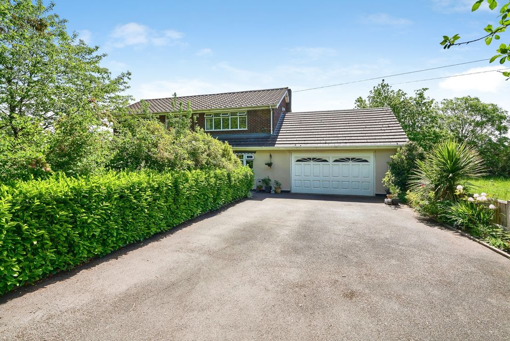 Property photo 3 of 28 Pbox-Img.Jpg