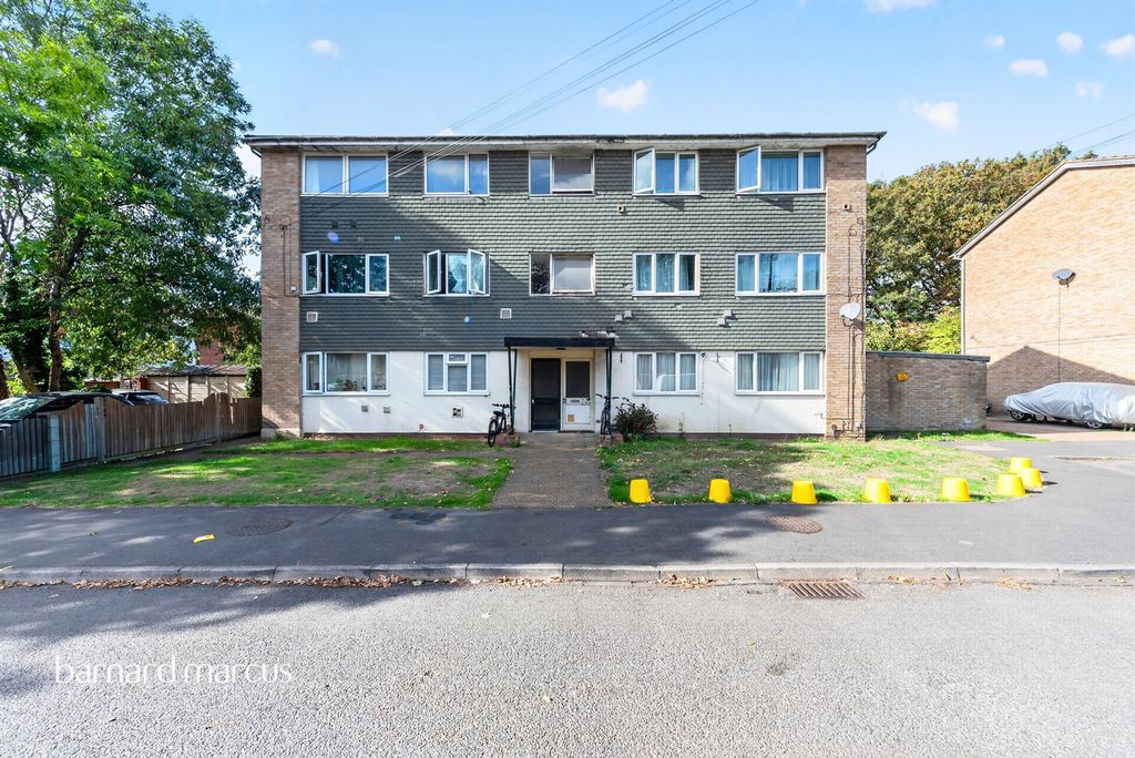 Property photo 1 of 8