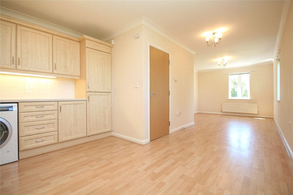 Property photo 3 of 12 Picture No. 32