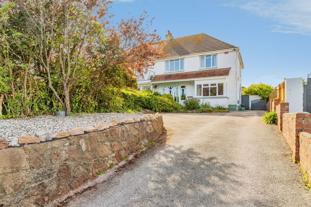 Property photo 1 of 32