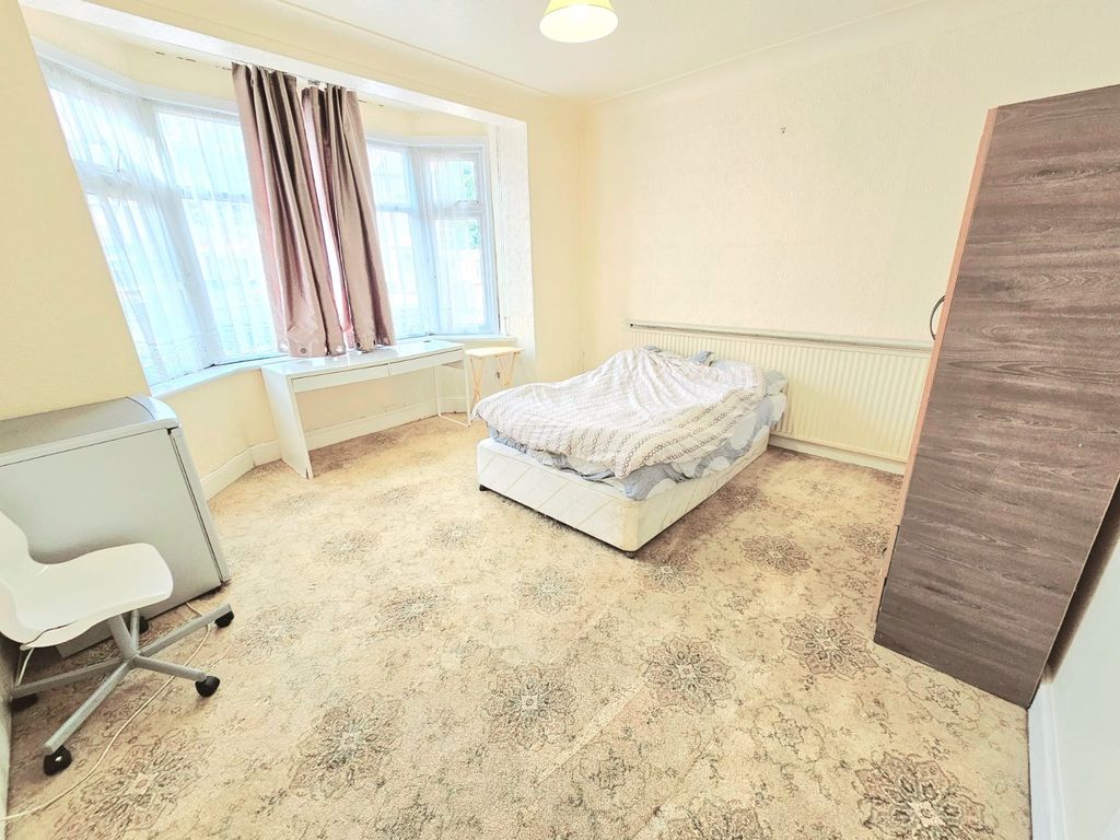 Property photo 1 of 3