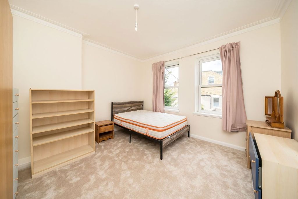 Property photo 3 of 4