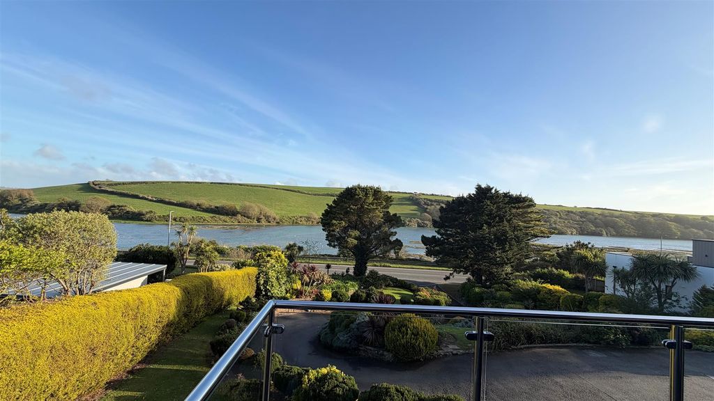 Property photo 2 of 36 Views