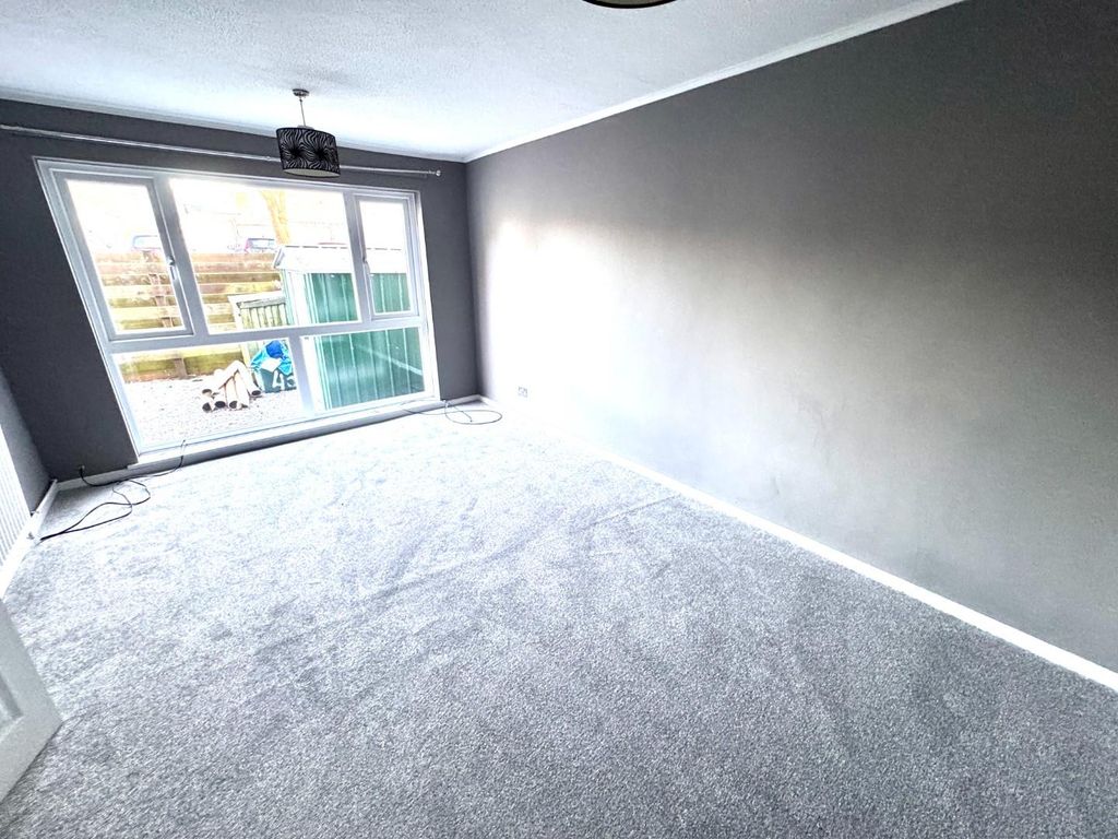 Property photo 3 of 13 Sitting Room