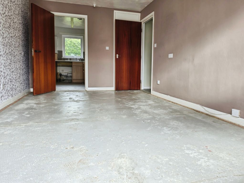 Property photo 3 of 7 Lounge