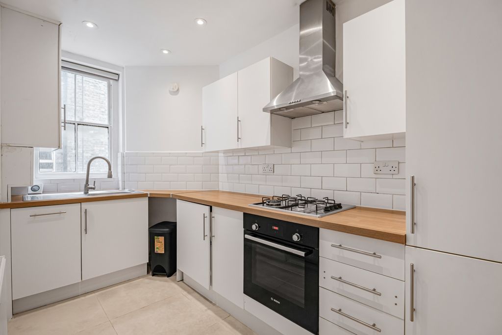 Property photo 2 of 19 Kitchen
