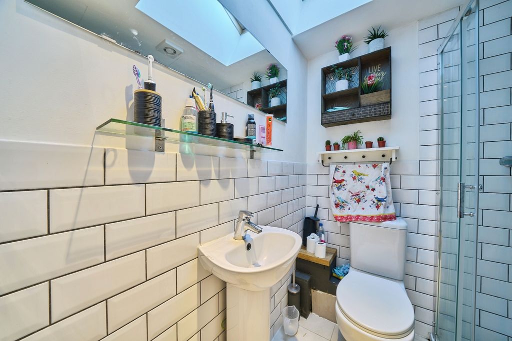 Property photo 3 of 8 Image