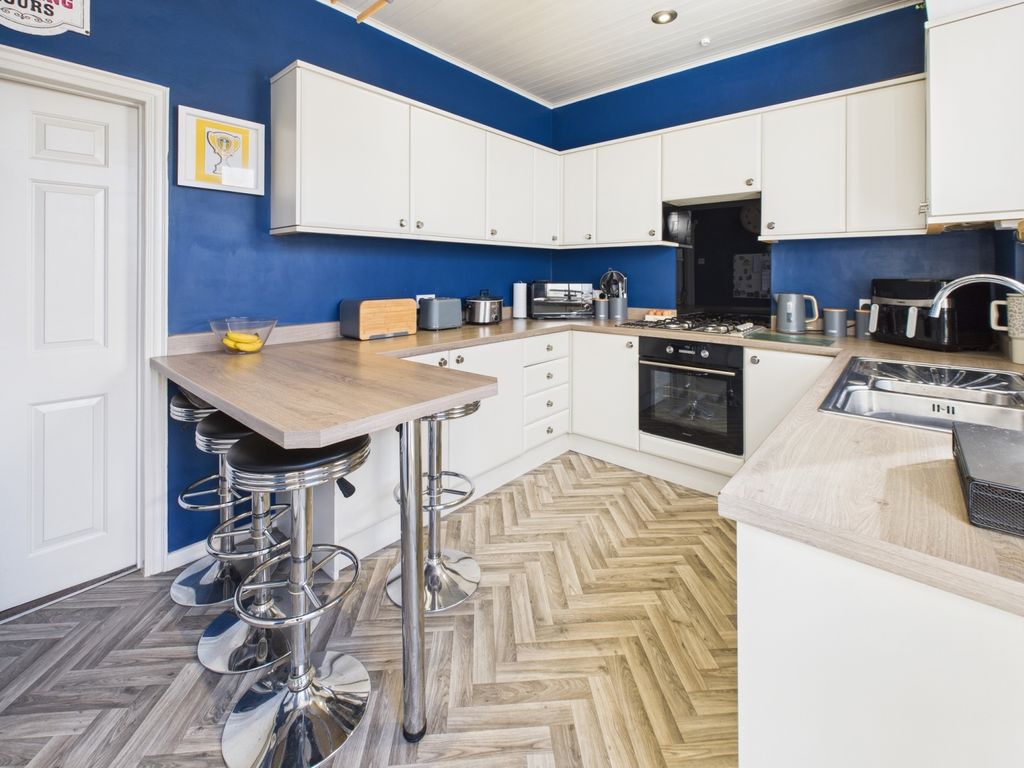 Property photo 3 of 26 Cam04233G0-Pr0038-Still004