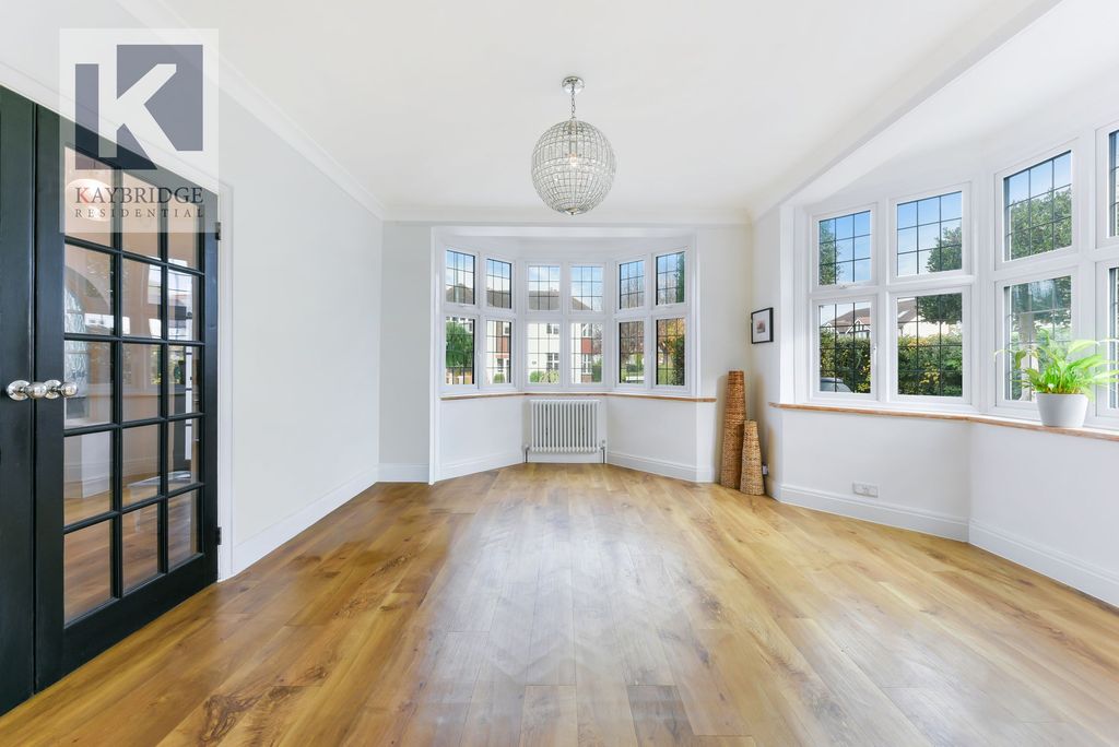 Property photo 3 of 19 Furzedown Road, Sutton - Sm2 5Qe