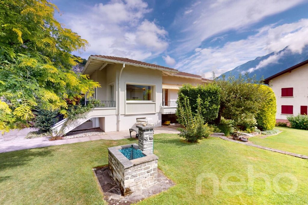 Property photo 1 of 12