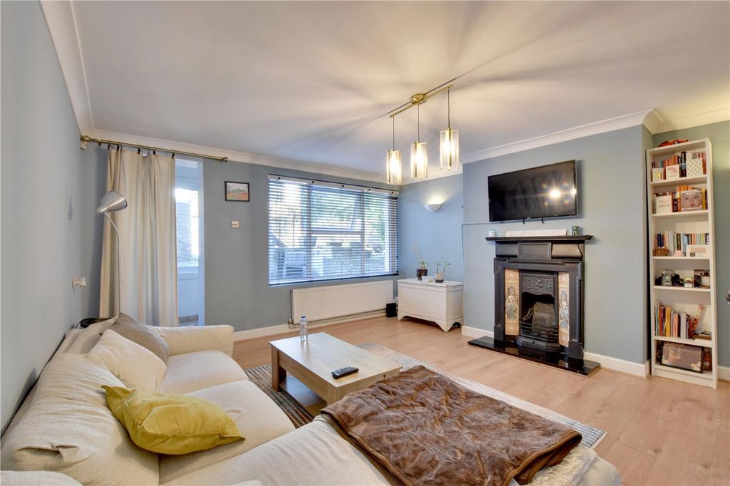 Property photo 1 of 19 Picture No. 02