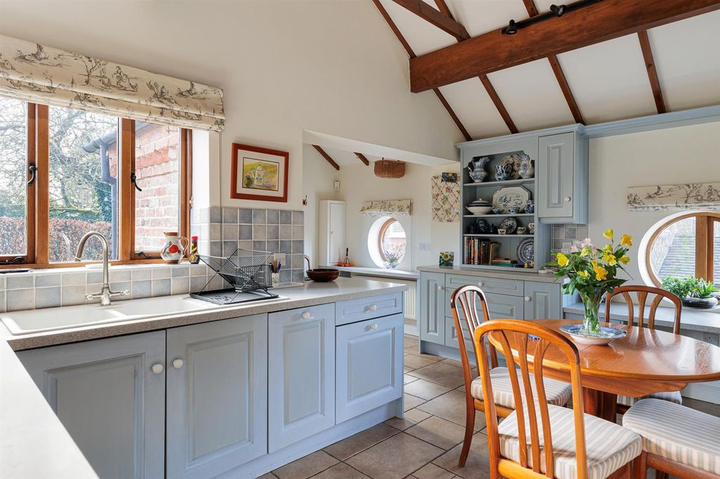 Property photo 2 of 21 36B_Salford_8.Jpg