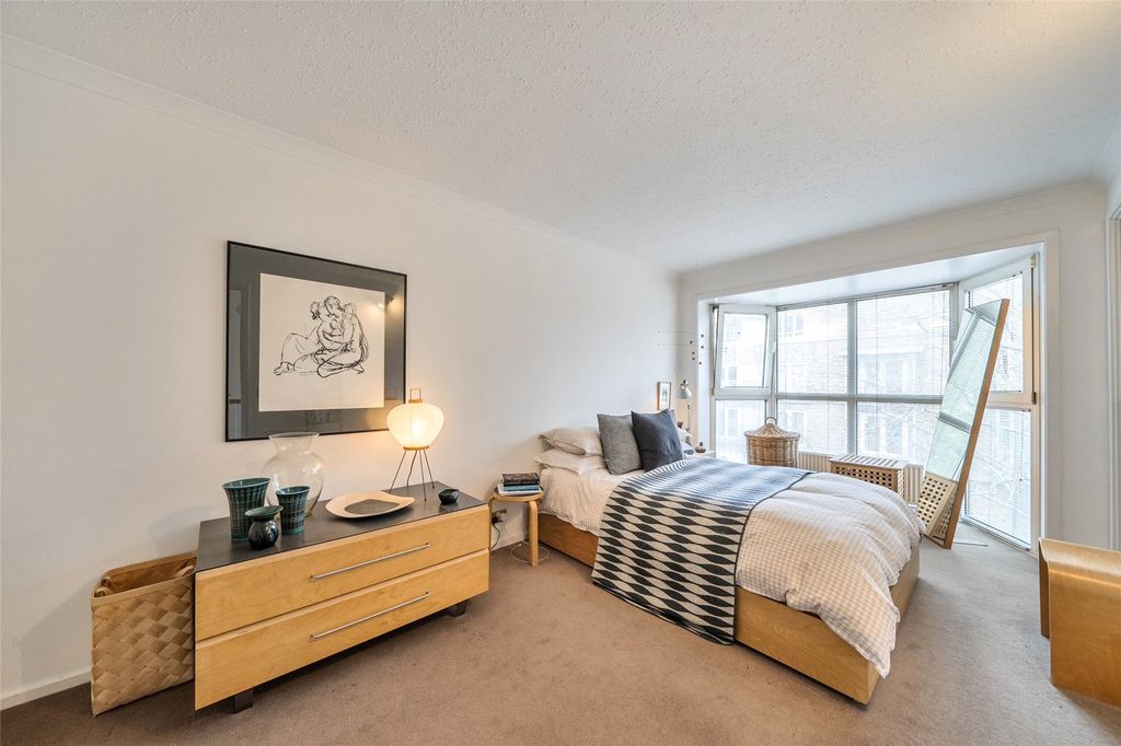 Property photo 3 of 27 Picture No. 04