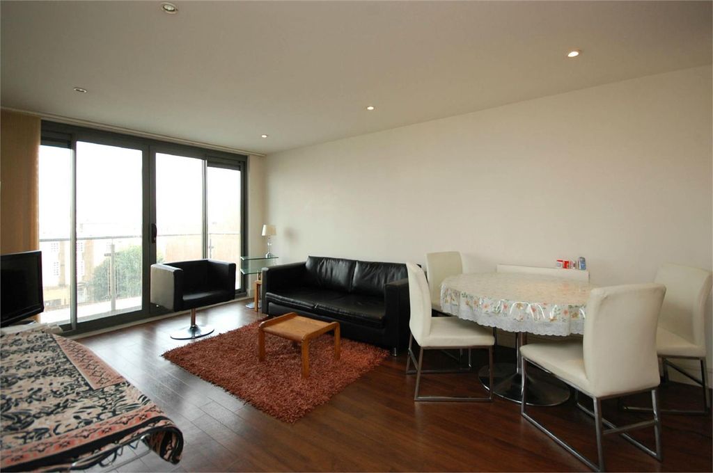 Property photo 1 of 6 1