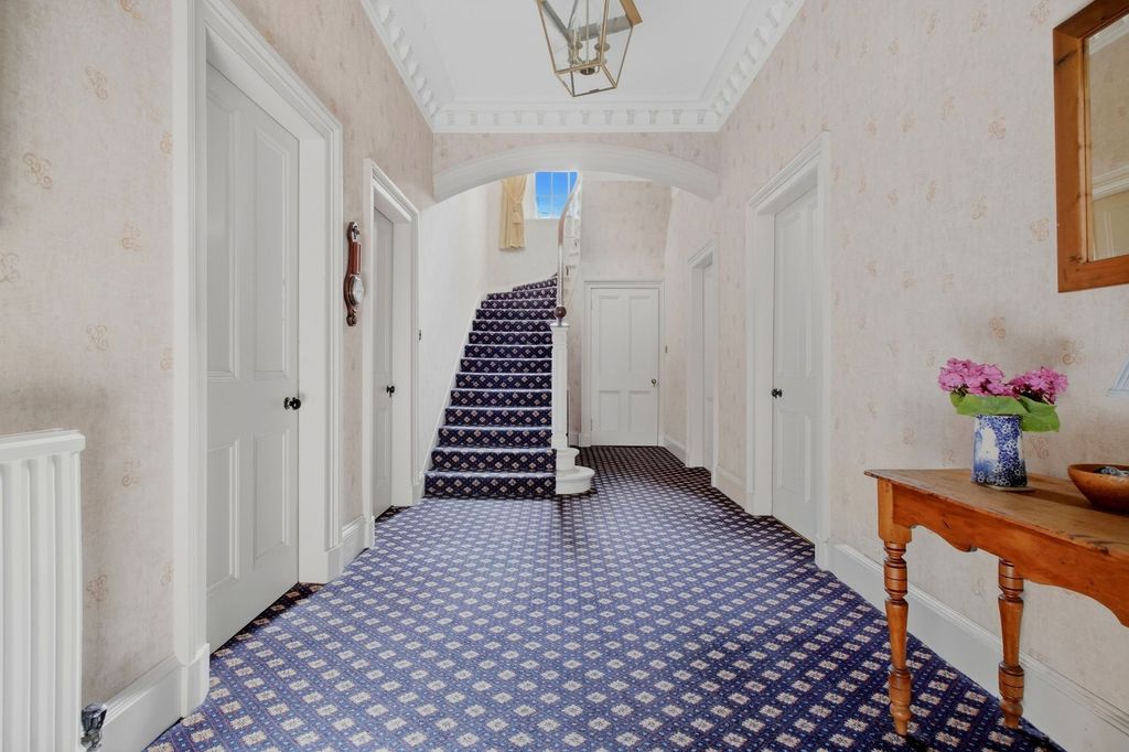 Property photo 2 of 38