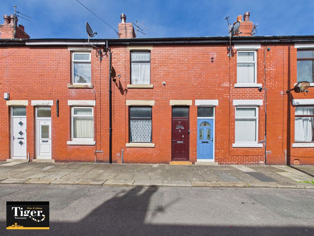 Property photo 1 of 11 Cam03440G0-Pr0623-Still011