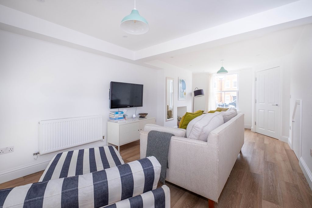 Property photo 3 of 20 Photo