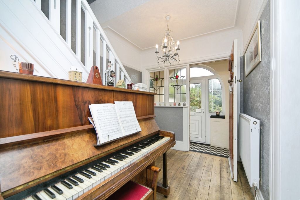 Property photo 2 of 16 Pbox-Img.Jpg