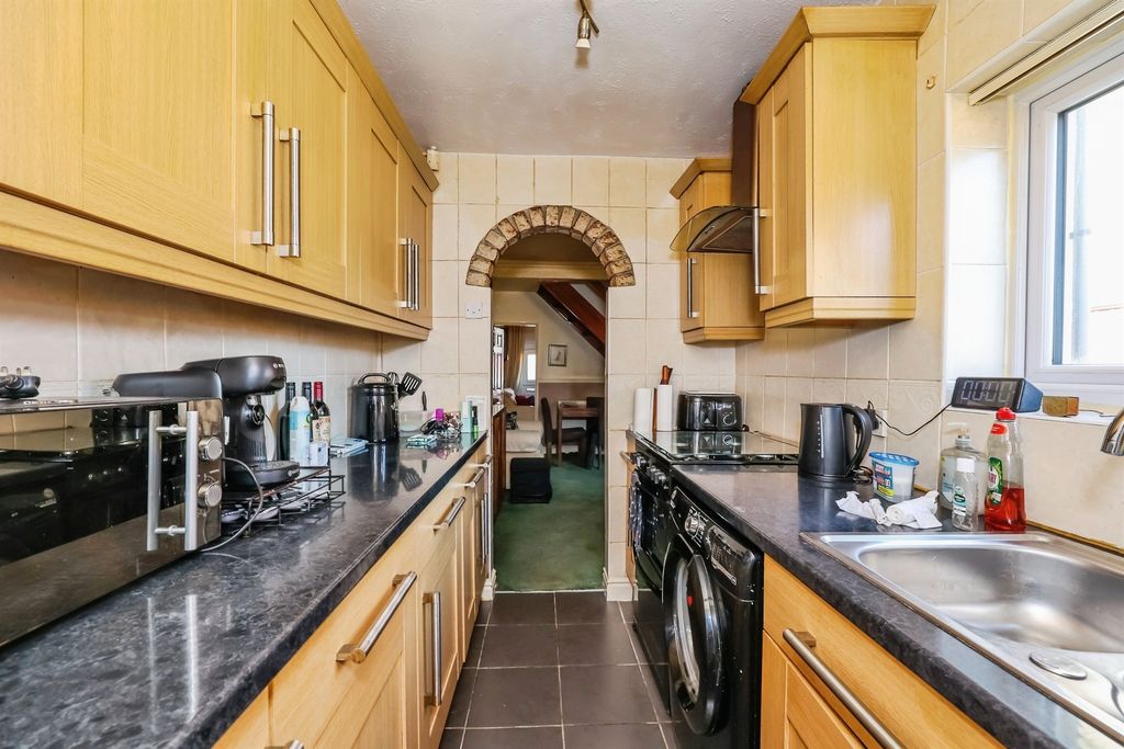 Property photo 2 of 17