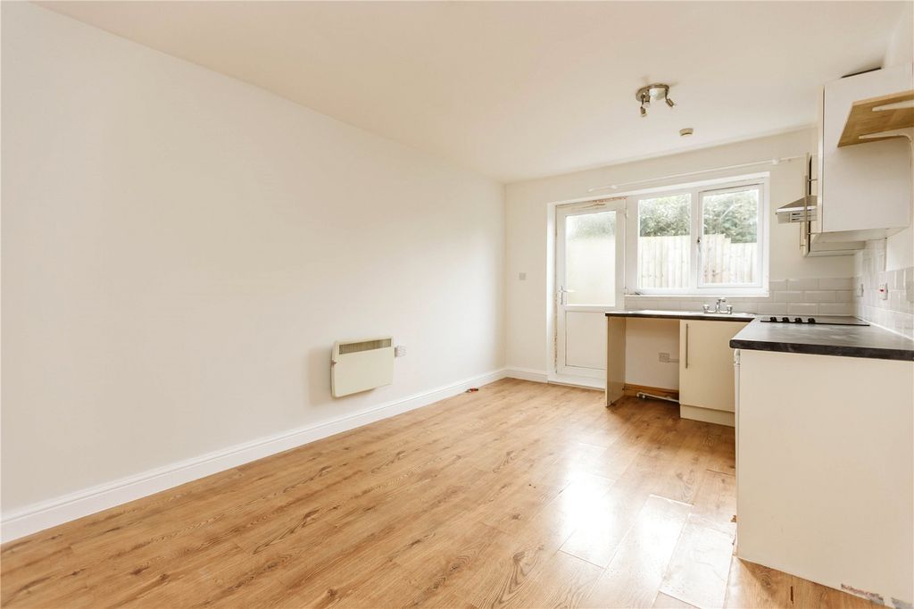 Property photo 1 of 10 Picture No. 14