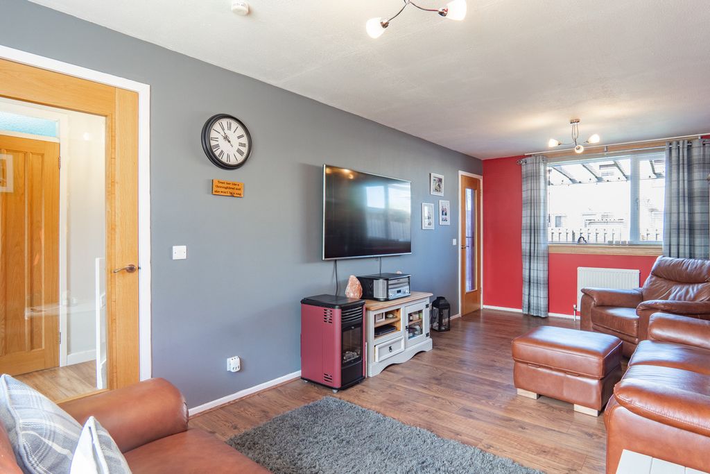 Property photo 3 of 45