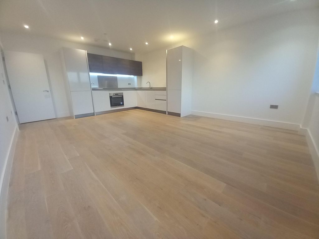 Property photo 3 of 7 Living Room