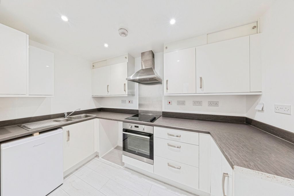 Property photo 3 of 11 Pbox-Img.Jpg