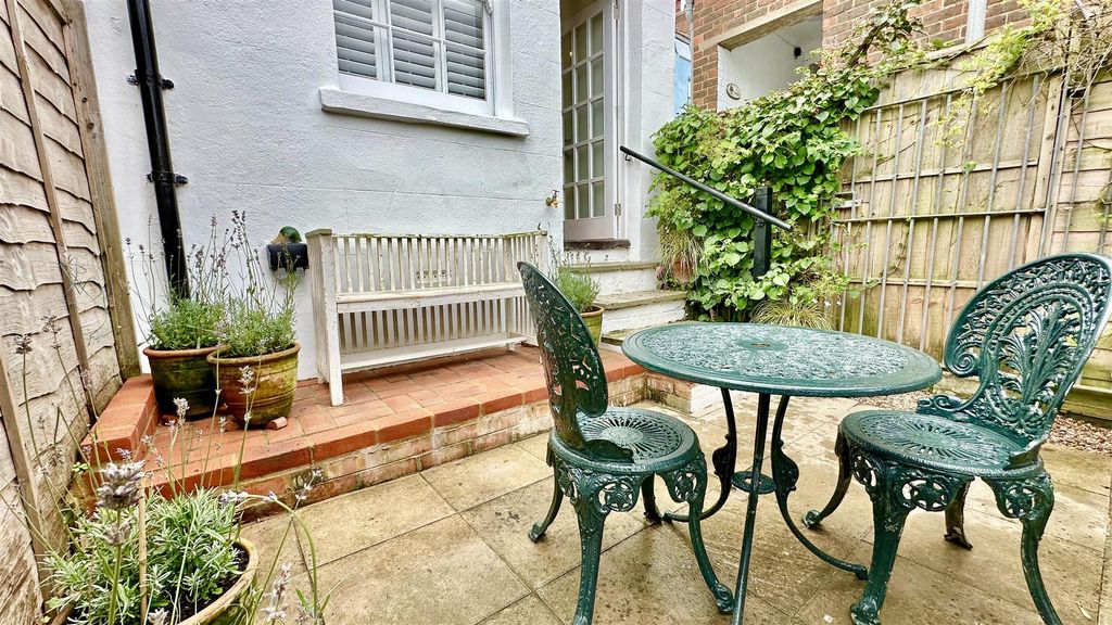 Property photo 1 of 31