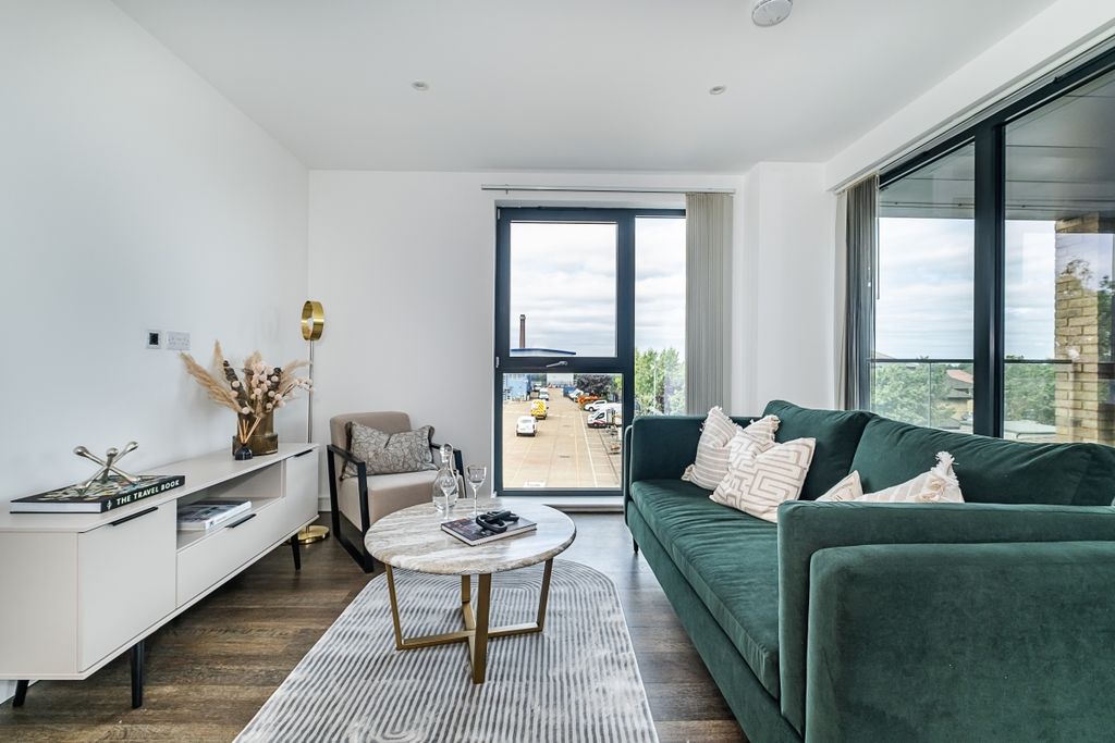 Property photo 3 of 22 4-Caro-House-005