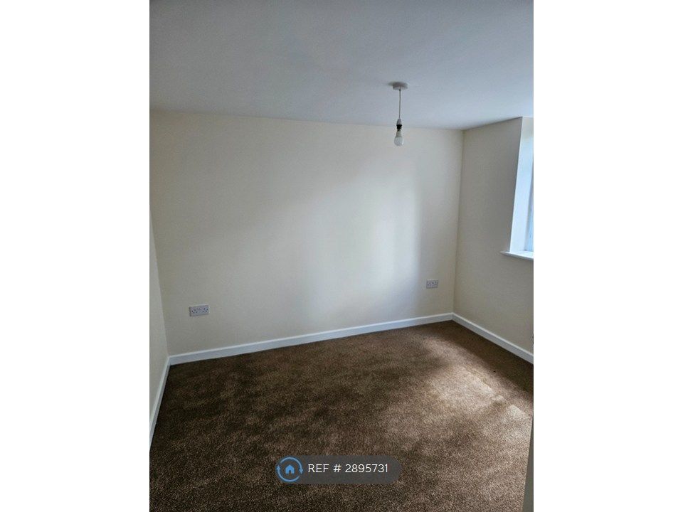 Property photo 3 of 11 Bedroom