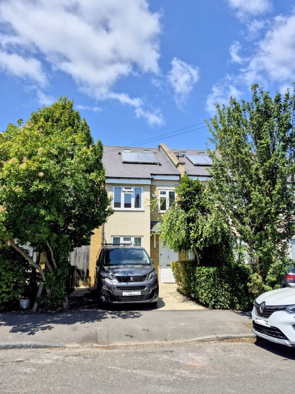 Property photo 1 of 16 Spacious Three Double Bedroom Family Home With Off-Street Parking