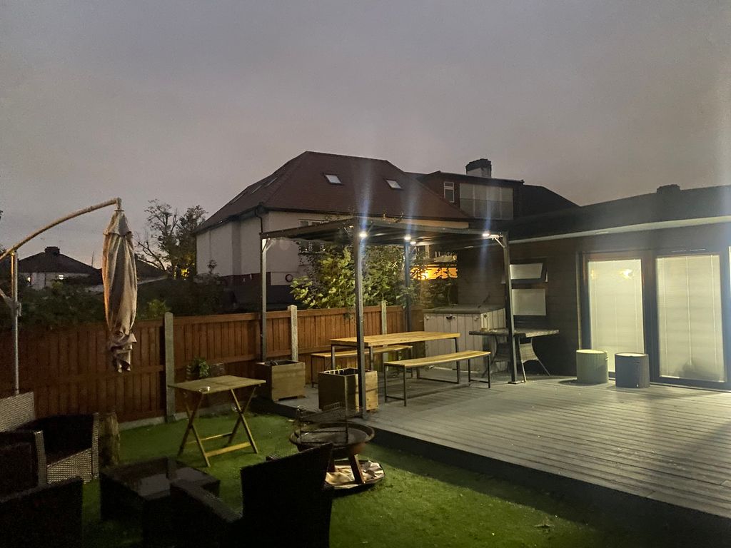 Property photo 2 of 22