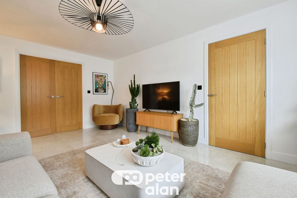 Property photo 2 of 36