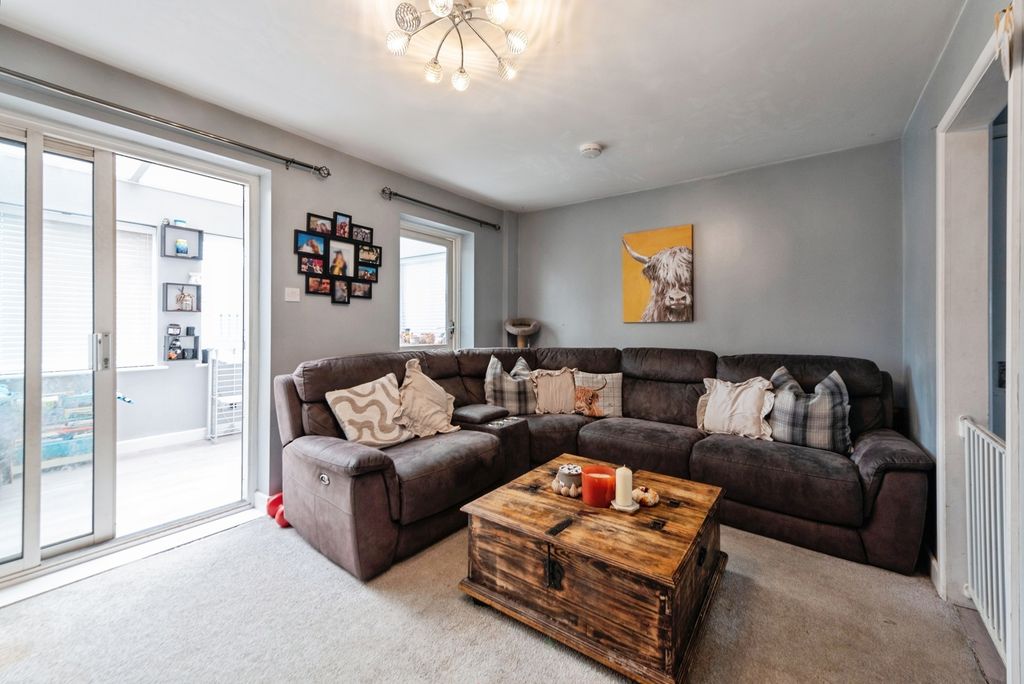 Property photo 2 of 15 Photo