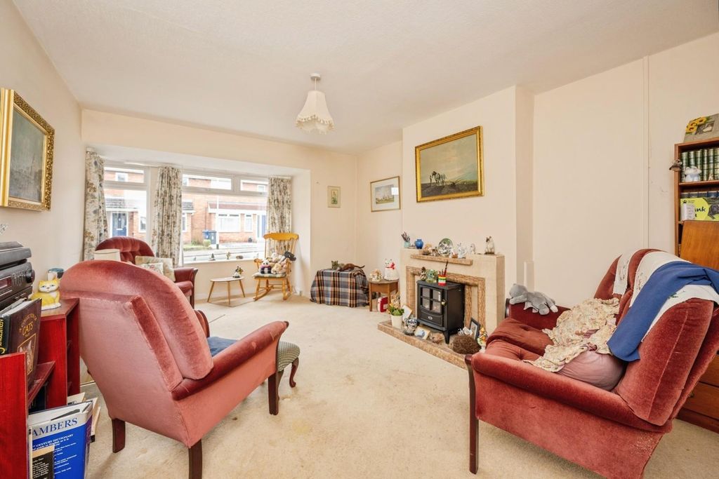 Property photo 3 of 20 33Bensonclose-1.Jpg