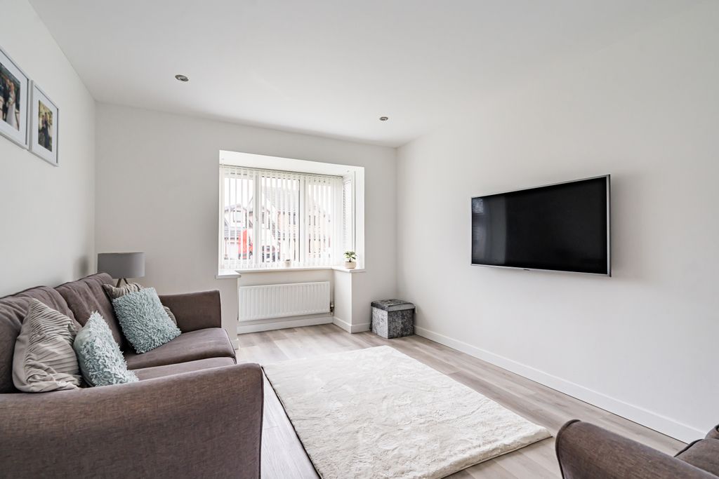 Property photo 2 of 25 Property Image 2