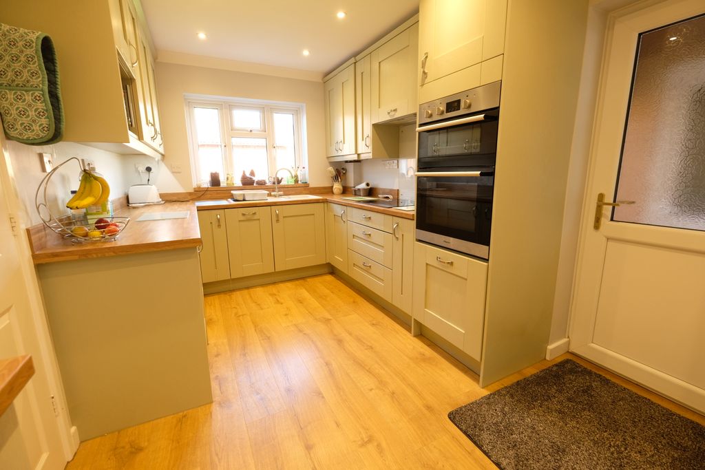 Property photo 2 of 15 Kitchen 