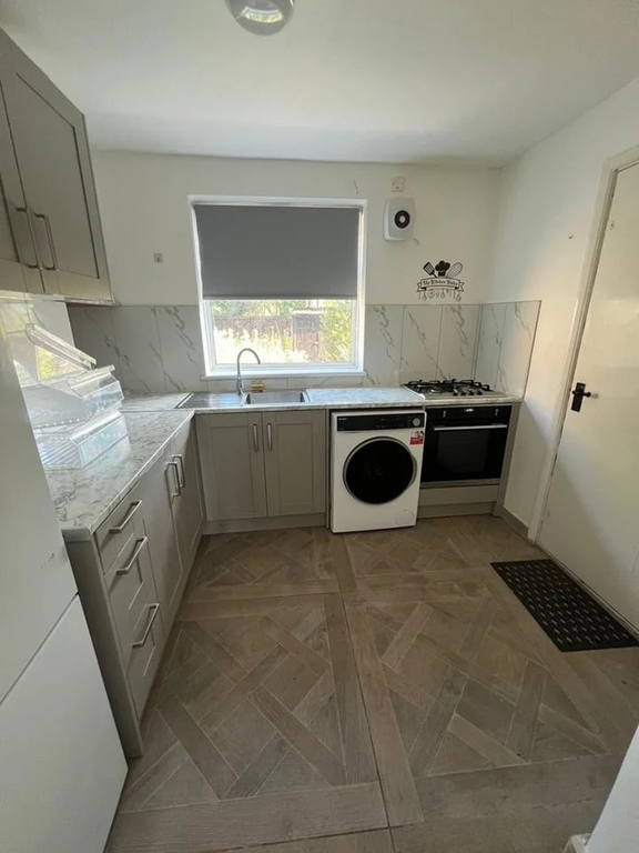 Property photo 2 of 8 O_1J1Vqr460Sqmn38Tk1Kocl4.Jpg