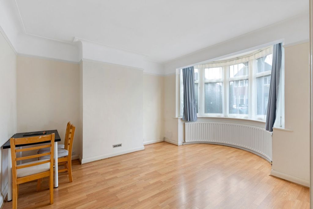 Property photo 2 of 22