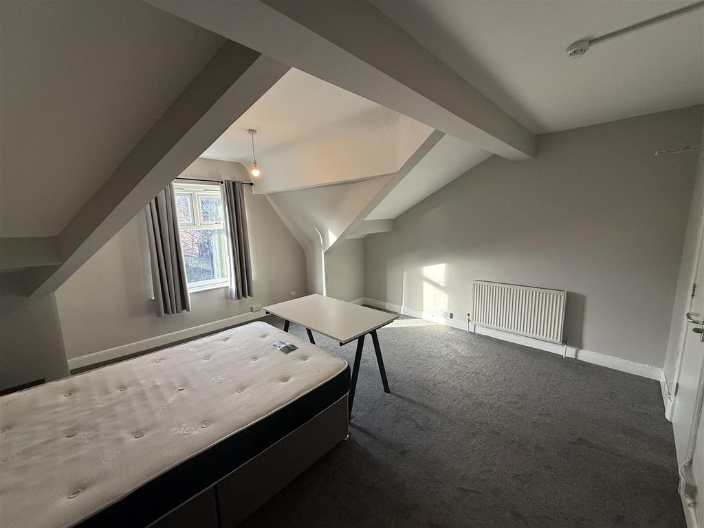 Property photo 1 of 17 Bedroom 4