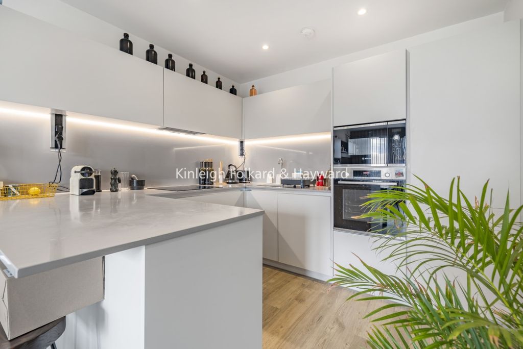 Property photo 3 of 13 9702423B-Ed71-4Bc1-8