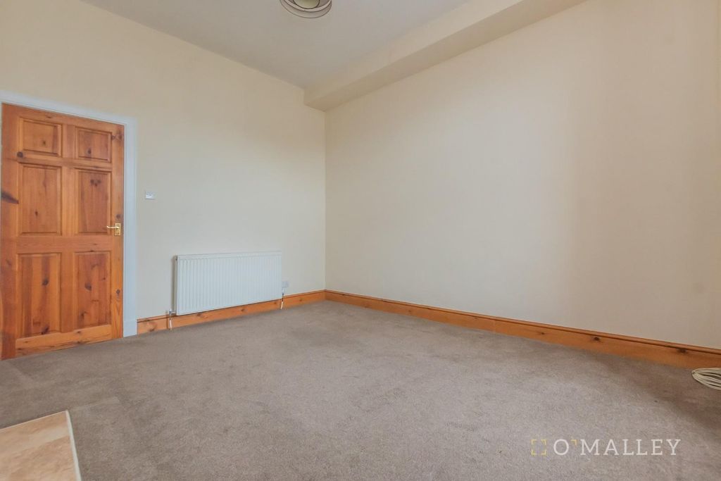 Property photo 3 of 14 8. Living Room 3.Jpg