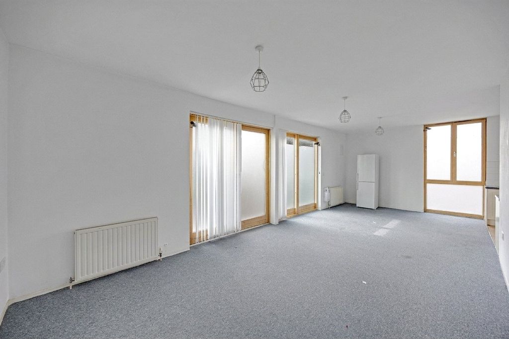 Property photo 1 of 9 Picture No. 07