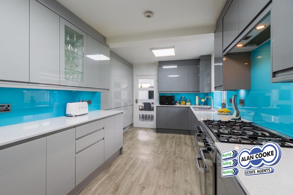 Property photo 3 of 25 Extended Kitchen