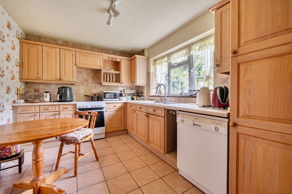 Property photo 2 of 20 Kitchen