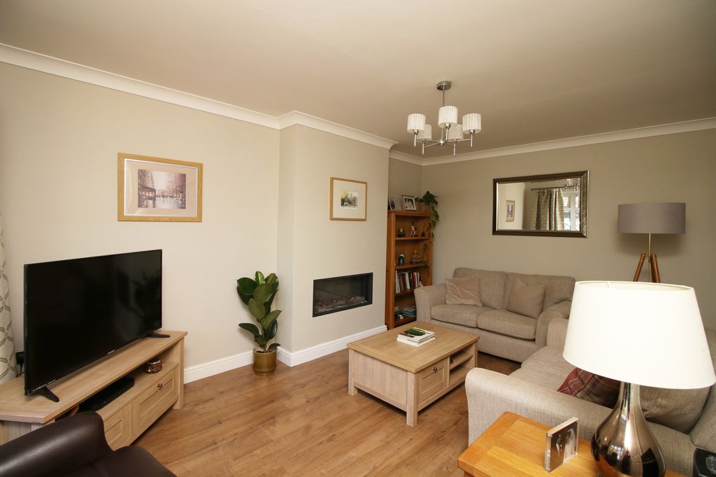 Property photo 3 of 31