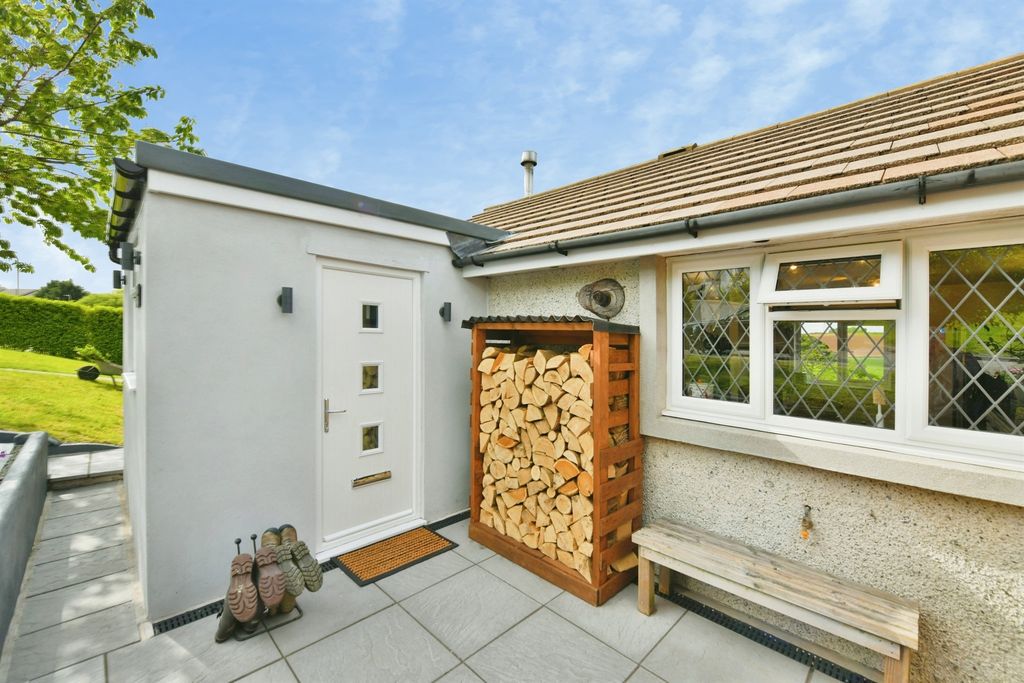 Property photo 1 of 25
